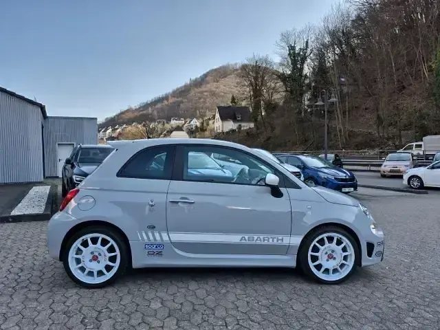 Usado Abarth 595 146 HP (107 kW) 2019 Cinzento Citadino