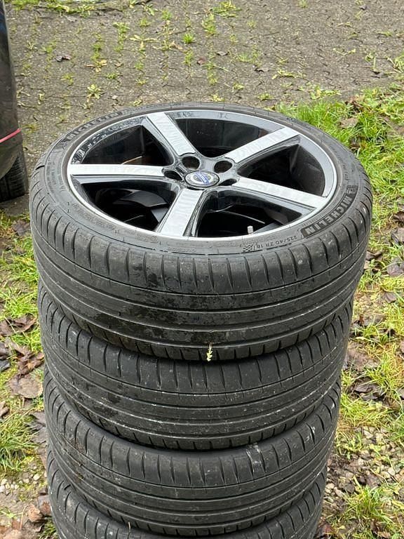 Gebraucht Volvo V40 You! 120 PS (88 kW) 2015 Schwarz Limousine