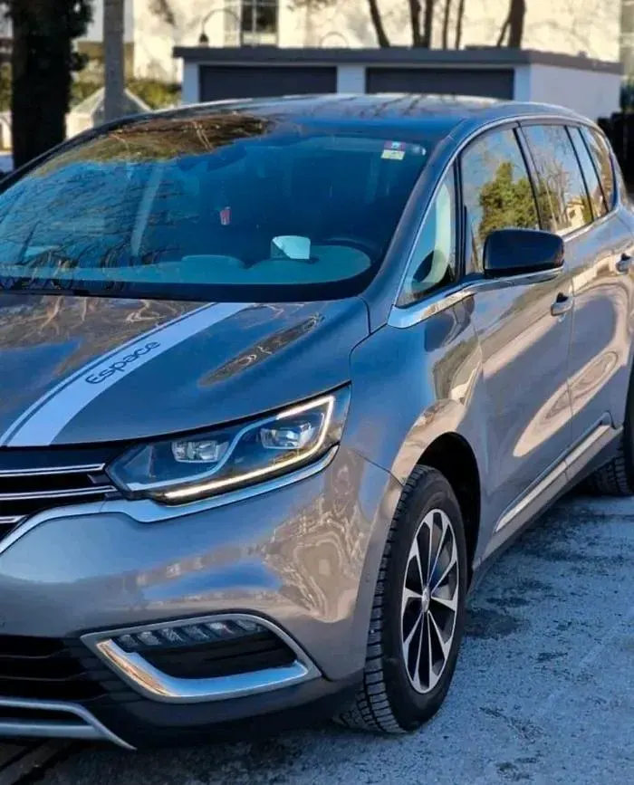 Gebraucht Renault Espace 160 PS (117 kW) 2017 Silber Van / Kleinbus