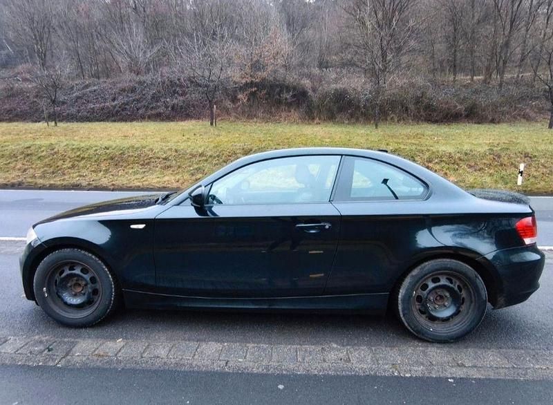 Gebraucht BMW 120 Performance 170 PS (125 kW) 2011 Schwarz Kleinwagen