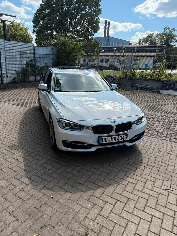 Weiß Gebraucht 2012 BMW 328 Limousine | 15.000 € (Fairer Preis) - Bild 1/4