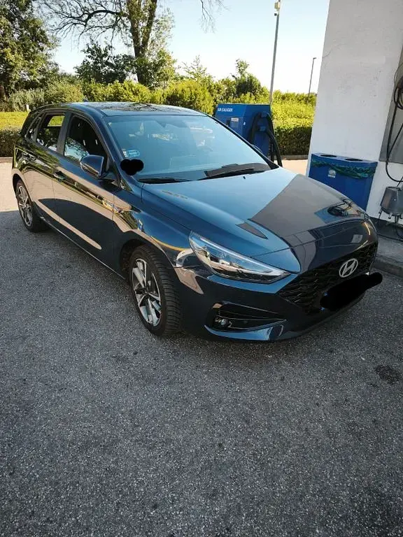 Gebraucht Hyundai i30 Advantage 101 PS (74 kW) 2024 Blau Limousine