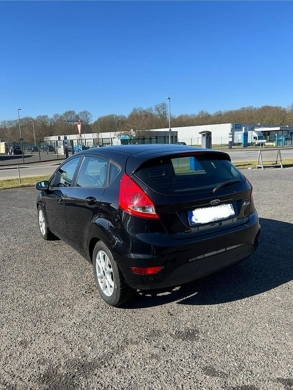 Gebraucht Ford Fiesta 82 PS (60 kW) 2012 Schwarz Kleinwagen