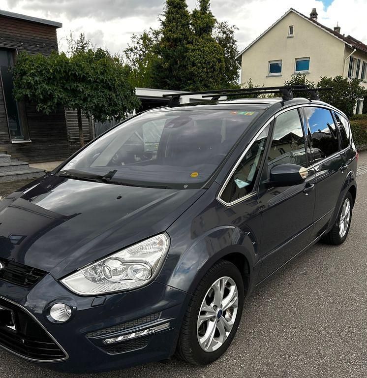 Blau Gebraucht 2015 Ford S-MAX Titanium Van / Kleinbus | 9.300 € (Superpreis) - Bild 1/4