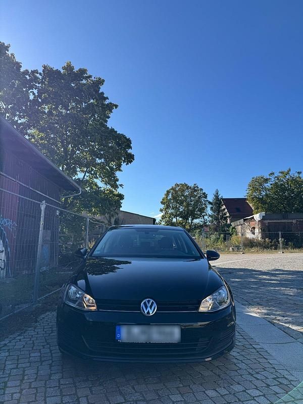 Schwarz Gebraucht 2014 VW Golf VII Comfortline Limousine | 7.600 € (Fairer Preis) - Bild 1/4