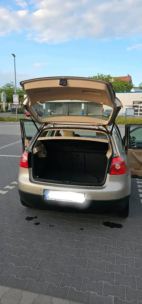 Gebraucht VW Golf V 105 PS (77 kW) 2005 Gold Kleinwagen