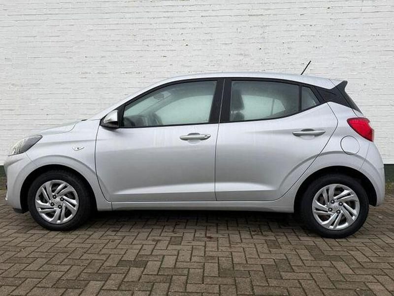 Gebraucht Hyundai i10 100 PS (73 kW) 2021 Silber Kleinwagen