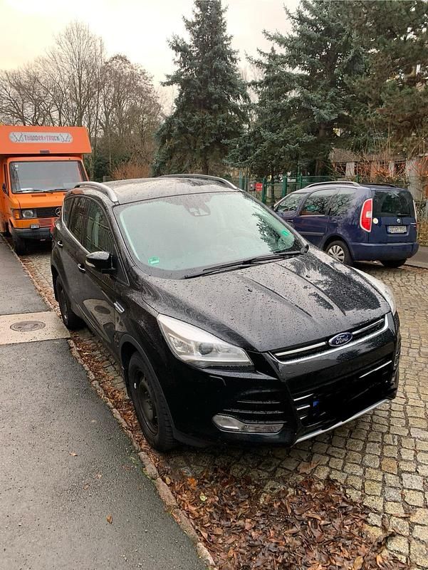 Gebraucht Ford Kuga 180 PS (132 kW) 2015 Schwarz SUV