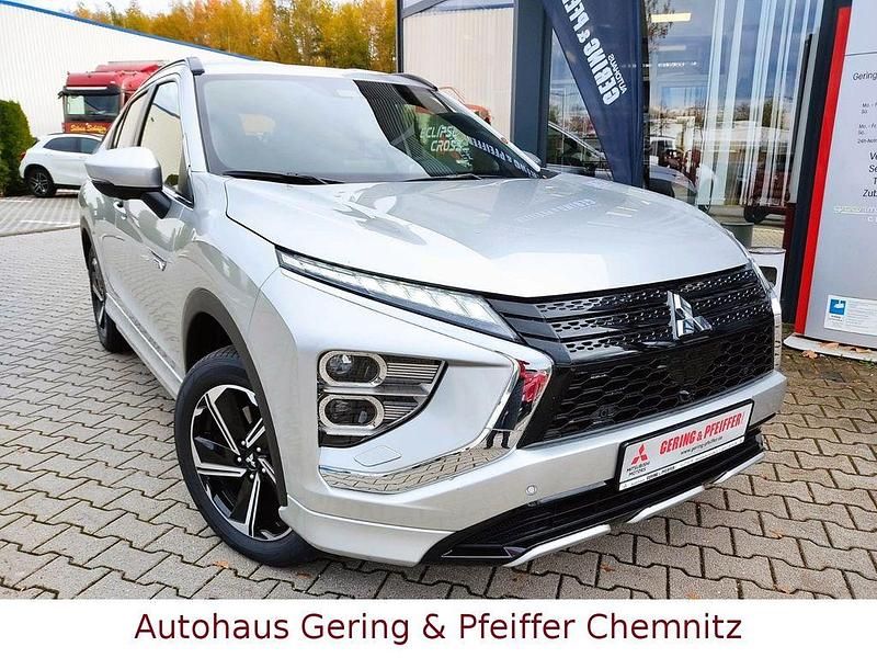 Silber Gebraucht 2022 Mitsubishi Eclipse Cross Select SUV | 31.850 € - Bild 1/4