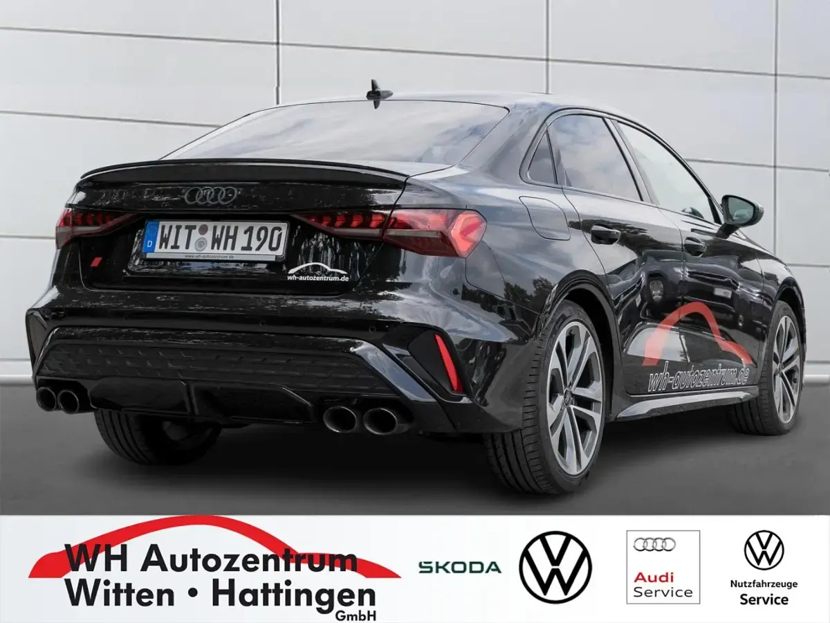 Gebraucht Audi S3 Ambiente 333 PS (244 kW) 2025 Mythosschwarz metallic Limousine