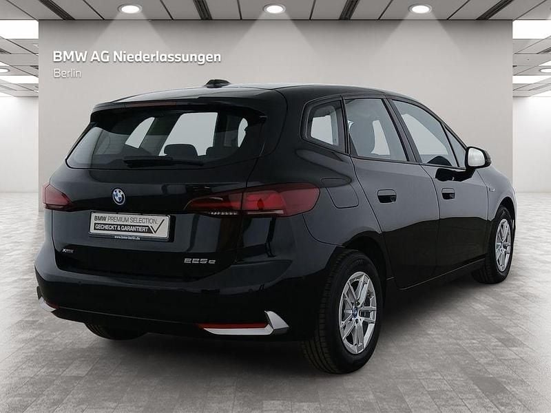 Gebraucht BMW 225 Active Tourer Basis 245 PS (180 kW) 2022 Schwarz Van / Kleinbus
