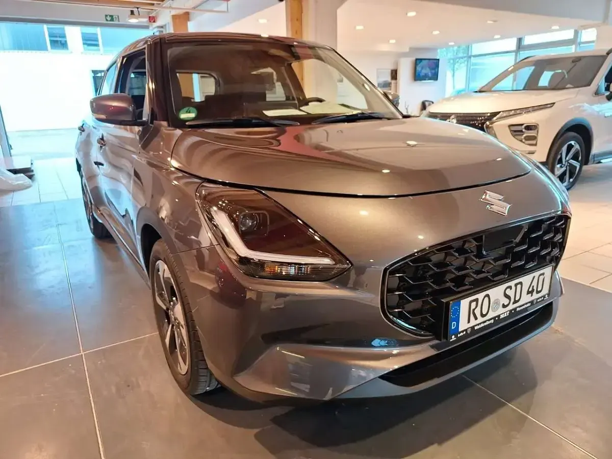 Gebraucht Suzuki Swift Comfort+ 83 PS (61 kW) 2024 Grau Kleinwagen