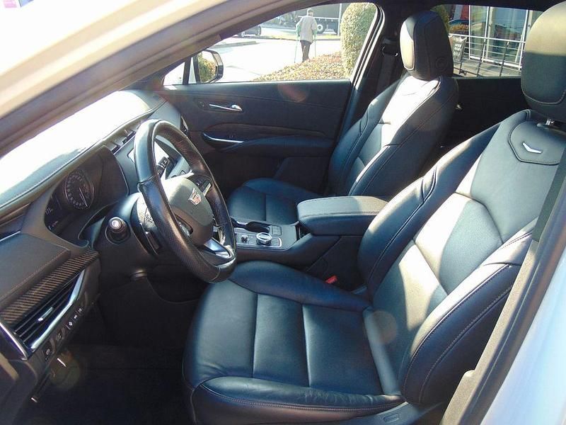 Gebraucht Cadillac XT4 230 PS (169 kW) 2023 Weiß SUV