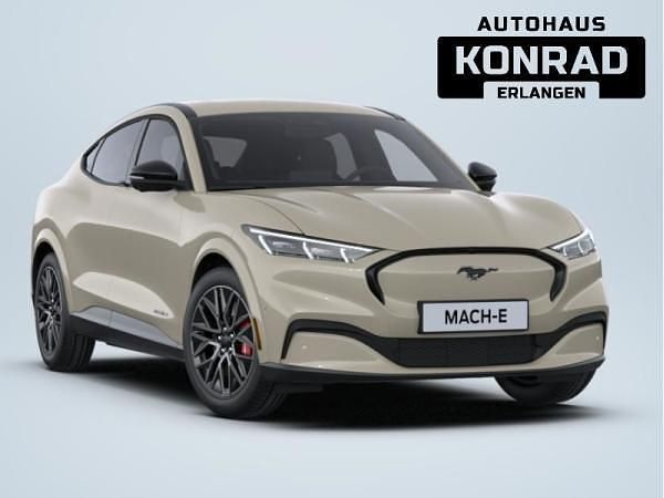 Beige (terrain sand) Neu 2025 Ford Mustang Mach-E Extended Range SUV | 52.093 € (Fairer Preis) - Bild 1/3