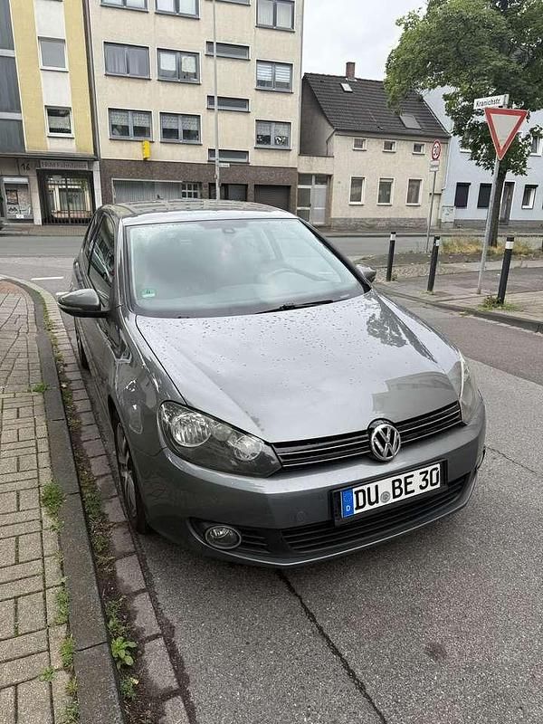 Grau Gebraucht 2009 VW Golf VI Comfortline Limousine | 4.400 € (Fairer Preis) - Bild 1/4