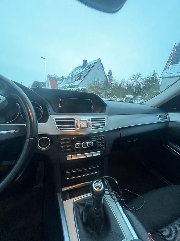 Gebraucht Mercedes E250 204 PS (150 kW) 2014 Schwarz Kombi