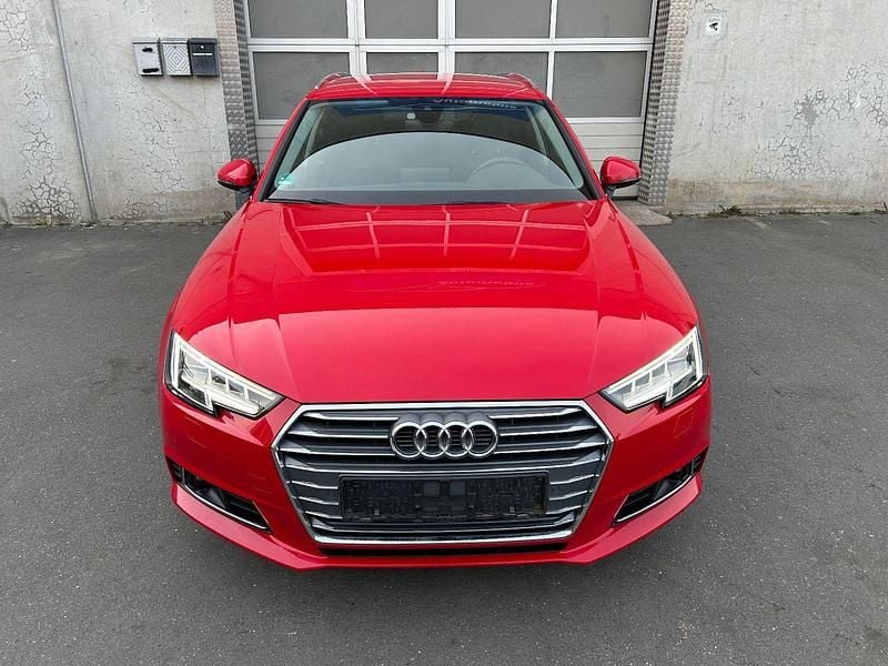 Gebraucht Audi A4 Ambiente 190 PS (139 kW) 2017 Rot Kombi