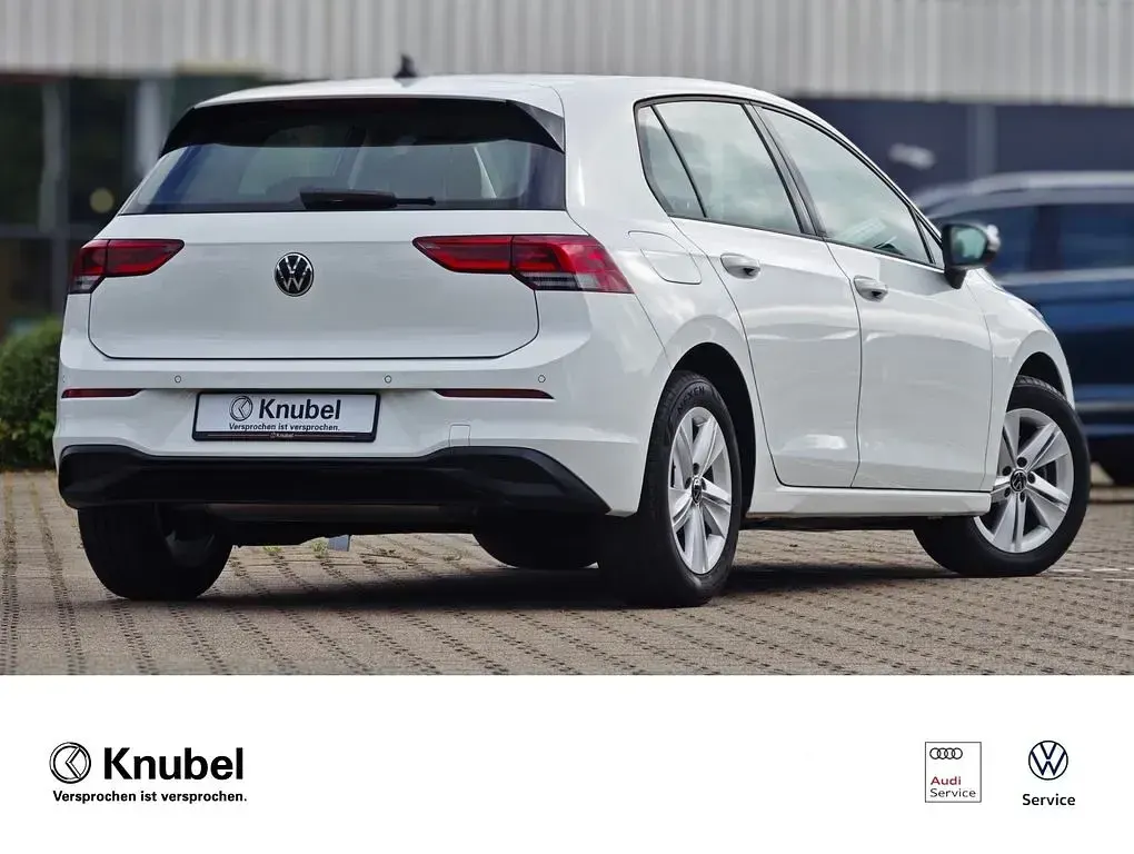 Gebraucht VW Golf VIII Life 110 PS (80 kW) 2023 Pure white Limousine