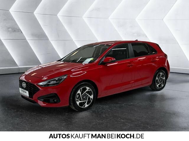 Gebraucht Hyundai i30 101 PS (74 kW) 2024 Rot Kleinwagen