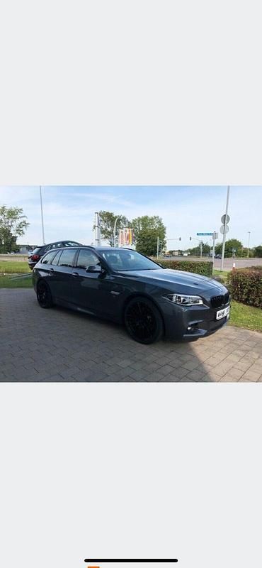 Grau Gebraucht 2017 BMW 525 Shadowline Kombi | 17.250 € (Fairer Preis) - Bild 1/4