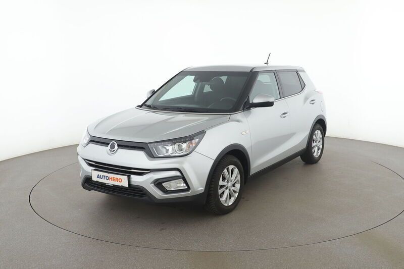 Silber Gebraucht 2019 Ssangyong Tivoli SUV | 15.090 € (Etwas zu teuer) - Bild 1/4