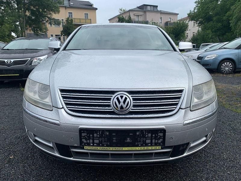 Second-hand VW Phaeton 334 CP (245 kW) 2004 Argintiu Berlinǎ