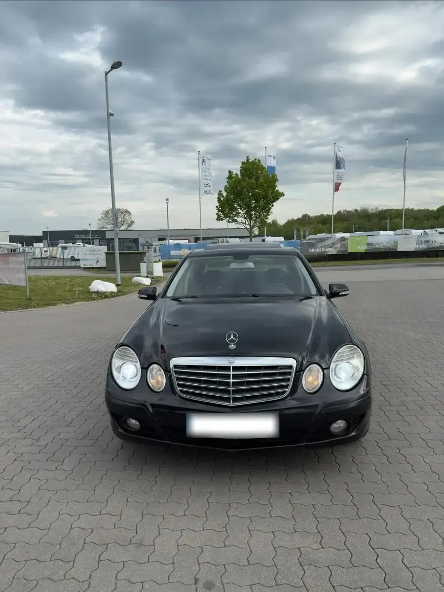 Gebraucht Mercedes E280 190 PS (139 kW) 2006 Schwarz Limousine