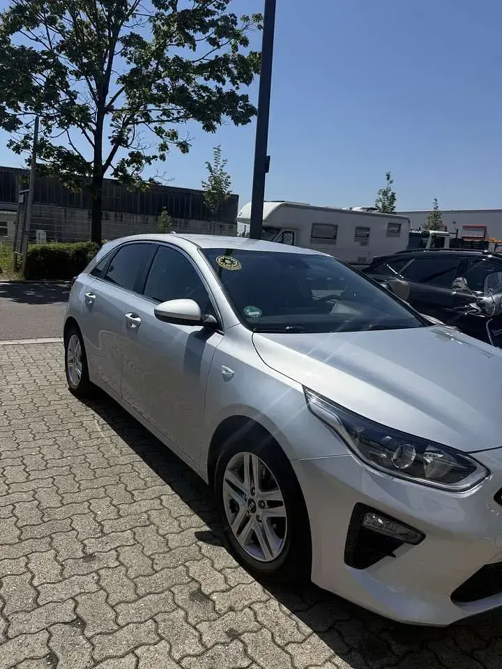 Gebraucht Kia Ceed Vision 136 PS (100 kW) 2021 Grau Kleinwagen