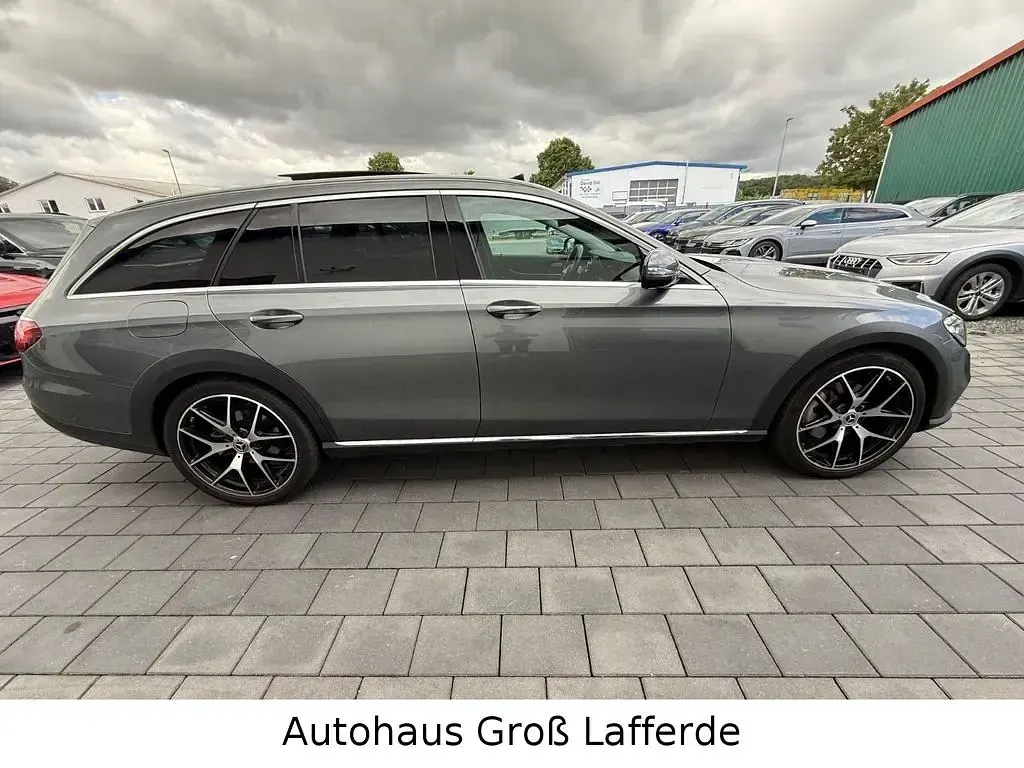 Gebraucht Mercedes E220 All-Terrain 194 PS (142 kW) 2022 Grau Kombi