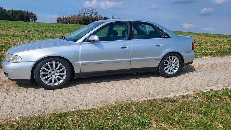 Gebraucht Audi A4 165 PS (121 kW) 1999 Silber Limousine