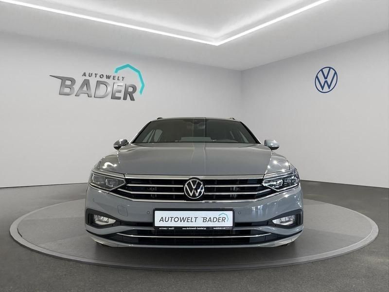 Gebraucht VW Passat Business 150 PS (110 kW) 2023 Mondsteingrau Kombi