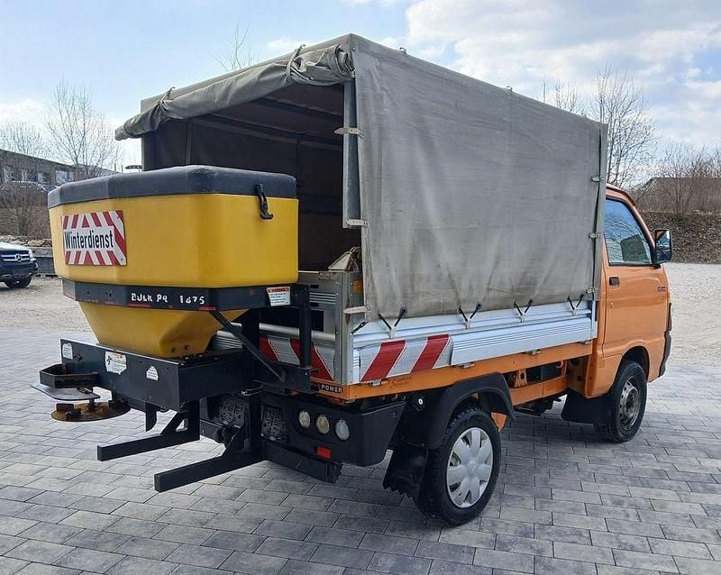 Gebraucht Piaggio Porter 71 PS (52 kW) 2012 Orange SUV