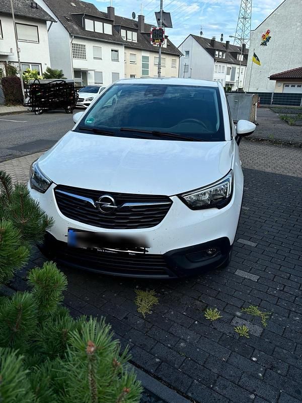 Weiß Gebraucht 2017 Opel Crossland SUV | 8.800 € (Guter Preis) - Bild 1/4