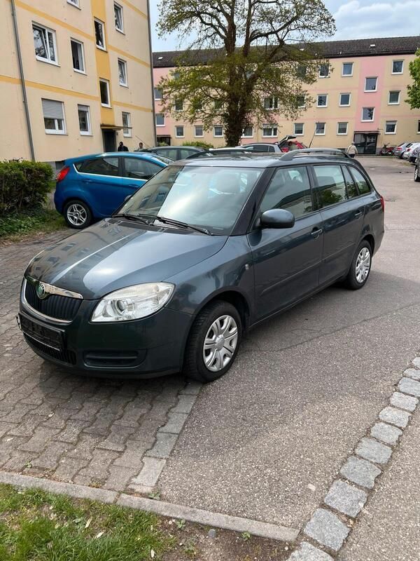 Grau Gebraucht 2009 Skoda Fabia Kombi | 1.300 € (Fairer Preis) - Bild 1/4