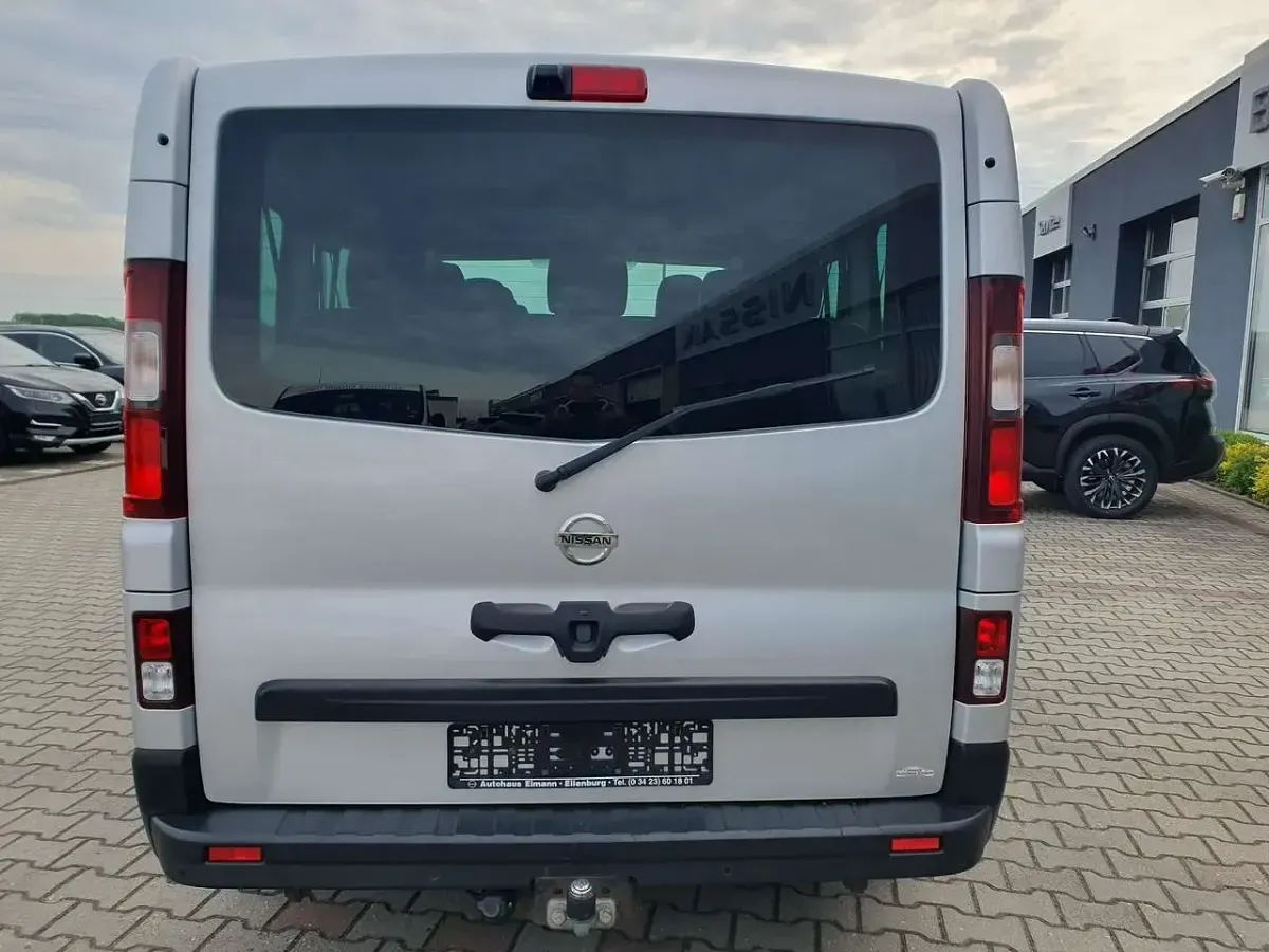 Gebraucht Nissan NV300 Premium Edition 145 PS (106 kW) 2017 Mercury grey Van