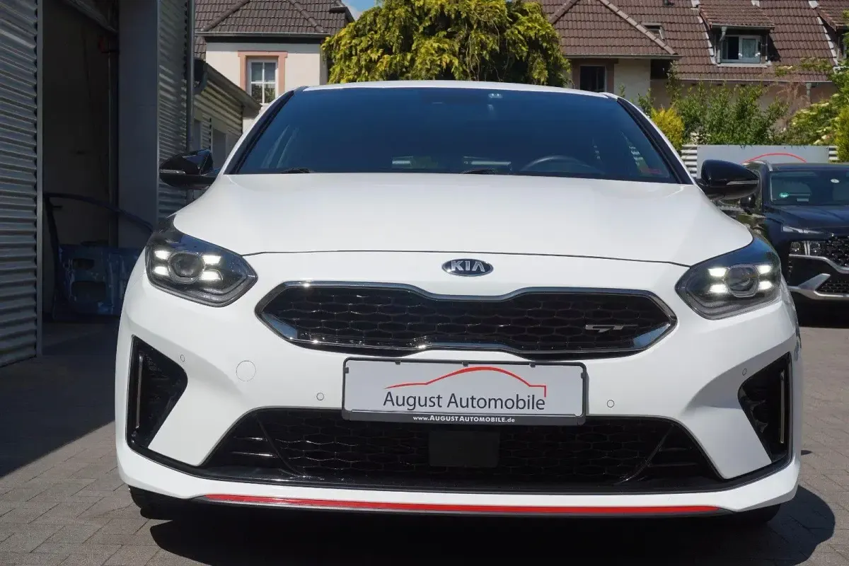 Używany Kia ProCeed GT 204 KM (150 kW) 2019 Biały Kombi