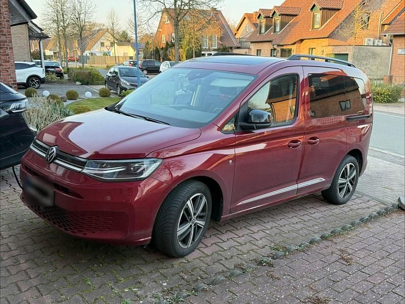 Second-hand VW Caddy Move 122 CP (89 kW) 2021 Roșu Monovolum
