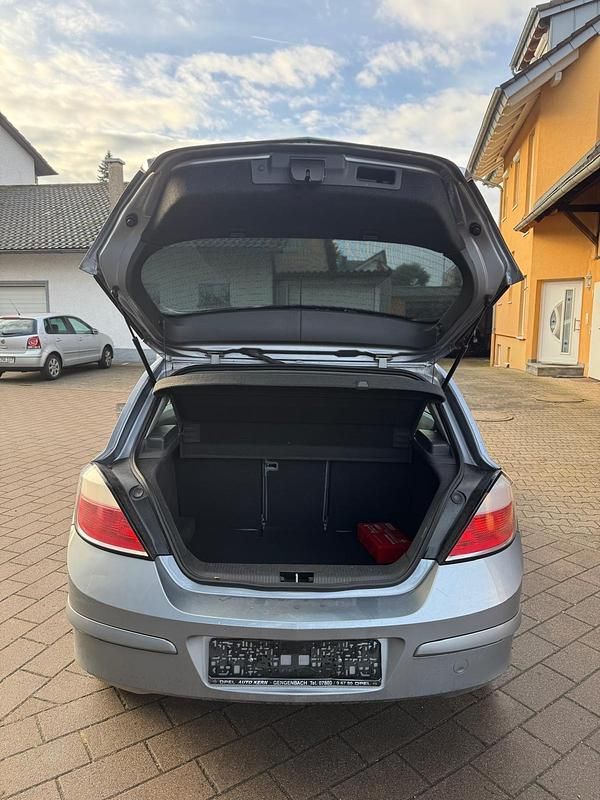 Gebraucht Opel Astra 105 PS (77 kW) 2005 Silber Limousine