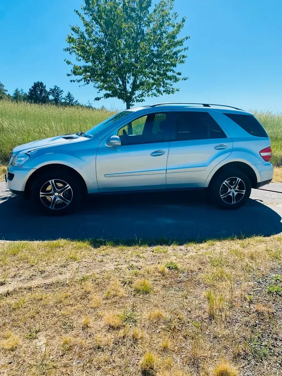 Używany Mercedes ML280 190 KM (139 kW) 2007 Srebrny SUV