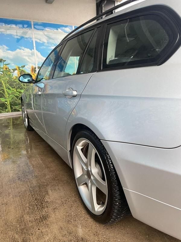 Silber Gebraucht 2006 BMW 320 Kombi | 2.000 € (Superpreis) - Bild 1/4