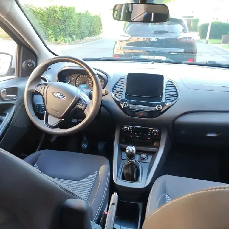 Usata Ford Ka 86 CV (63 kW) 2019 Nero Berlina