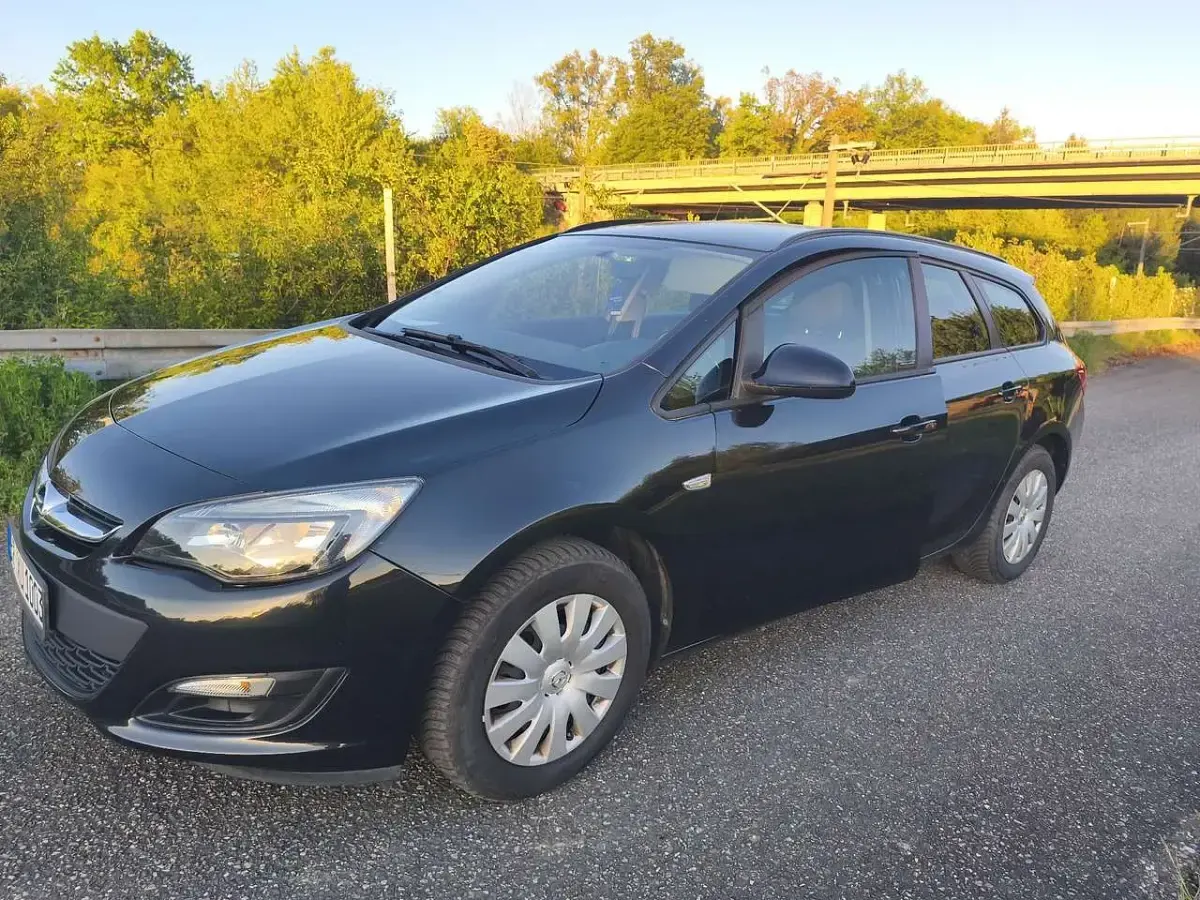 Gebraucht Opel Astra Edition 110 PS (80 kW) 2016 Kombi