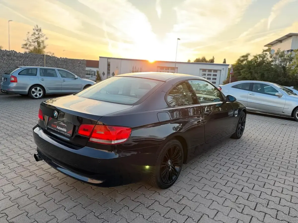 Gebraucht BMW 320 170 PS (125 kW) 2007 Blau Coupé