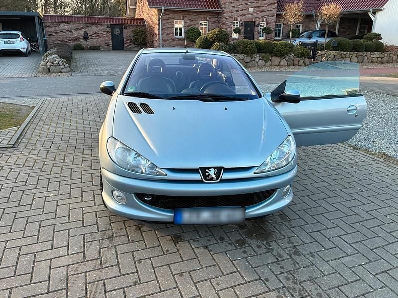 Gebraucht Peugeot 206 CC 109 PS (80 kW) 2006 Silber Cabrio
