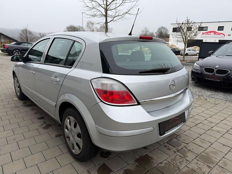 Gebraucht Opel Astra Edition 105 PS (77 kW) 2005 Silber Limousine