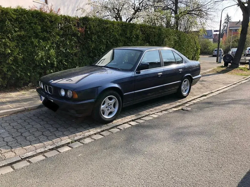 Gebraucht BMW 524 116 PS (85 kW) 1989 Blau Limousine