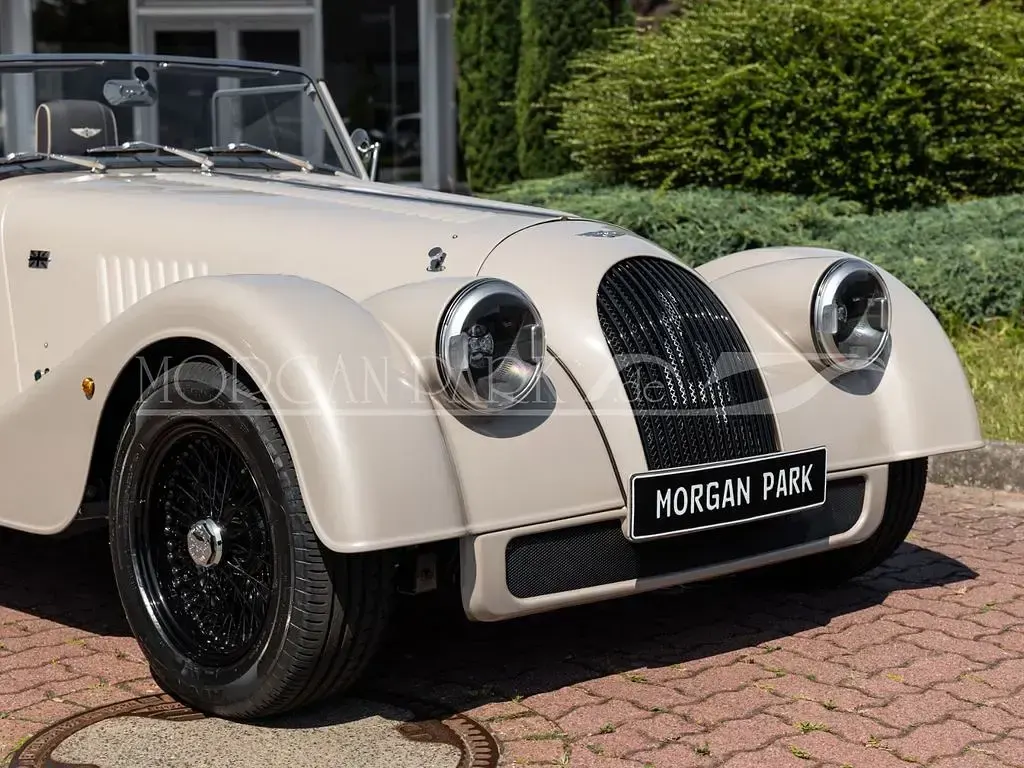 Neu Morgan Plus 258 PS (189 kW) 2026 Beige Cabrio