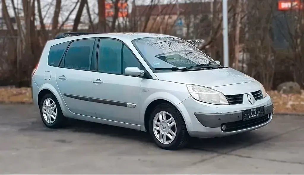 Gebraucht Renault Scénic II 135 PS (99 kW) 2005 Silber Van / Kleinbus