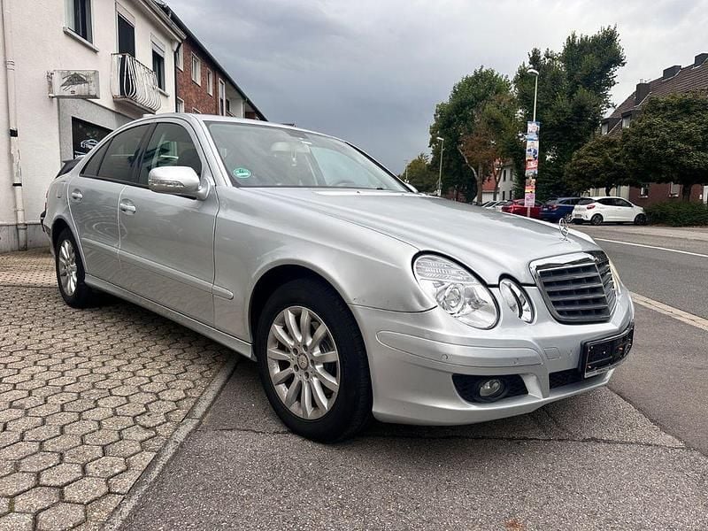 Gebraucht Mercedes E200 136 PS (100 kW) 2007 Grau Limousine