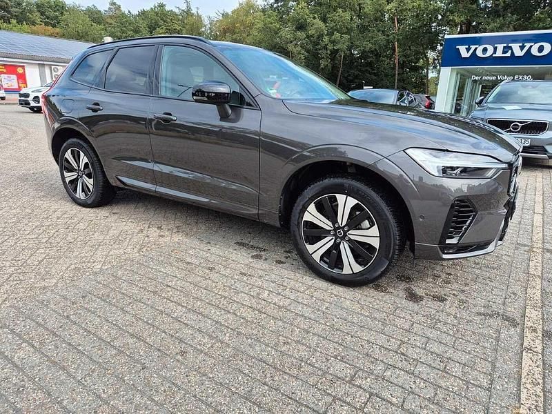 Grau Gebraucht 2022 Volvo XC60 Plus SUV | 49.490 € (Teuer) - Bild 1/4